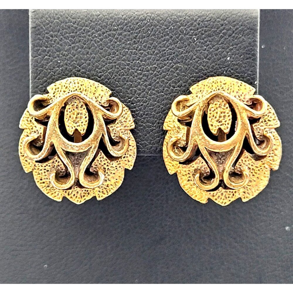 Vintage Gold-tone Clip-On Earrings Smooth & Textured Ornate Design 3/4"